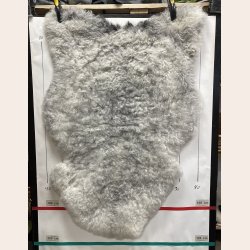Islandsk klippet lammeskind naturligt gr� str L  3923