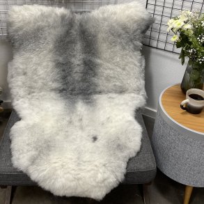 Islandsk klippet lammeskind naturligt gr� str L  3931