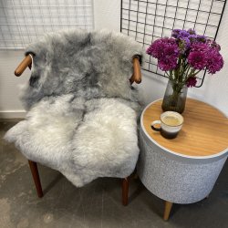 Islandsk lammeskind korth�ret gr� str M - 2910