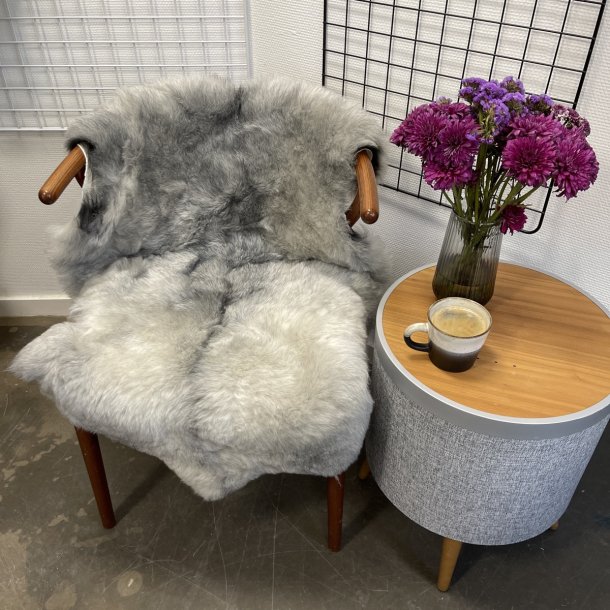 Islandsk lammeskind korth�ret gr� str M - 2910