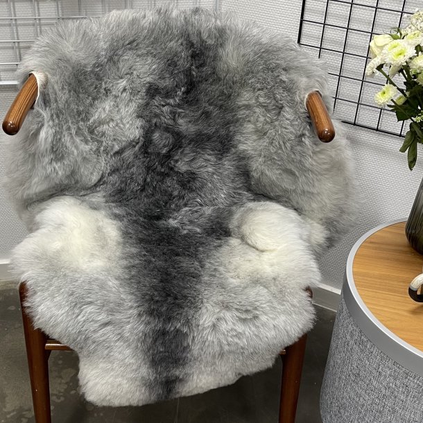 Islandsk klippet lammeskind gr� str M 2913