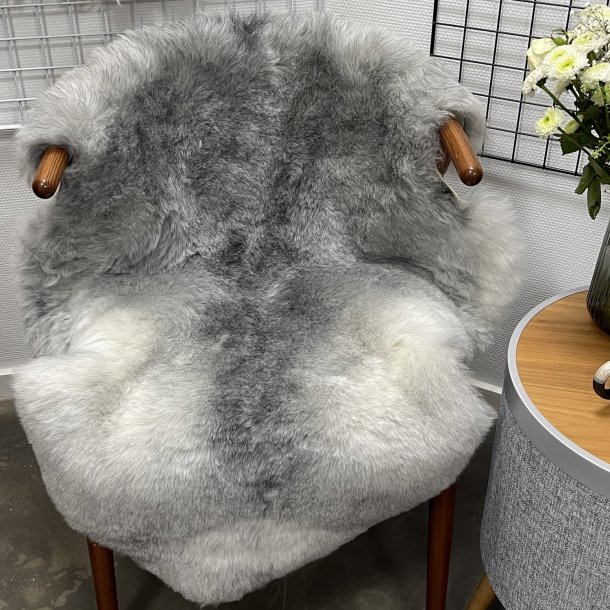 Islandsk klippet lammeskind gr� str M 2919