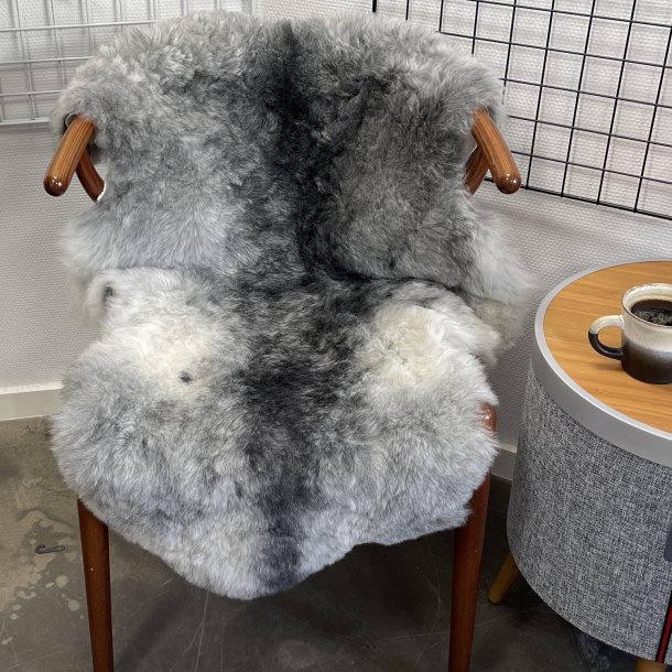 Islandsk klippet lammeskind gr� str M 2929