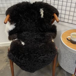 Islandsk klippet lammeskind sort str M 2612