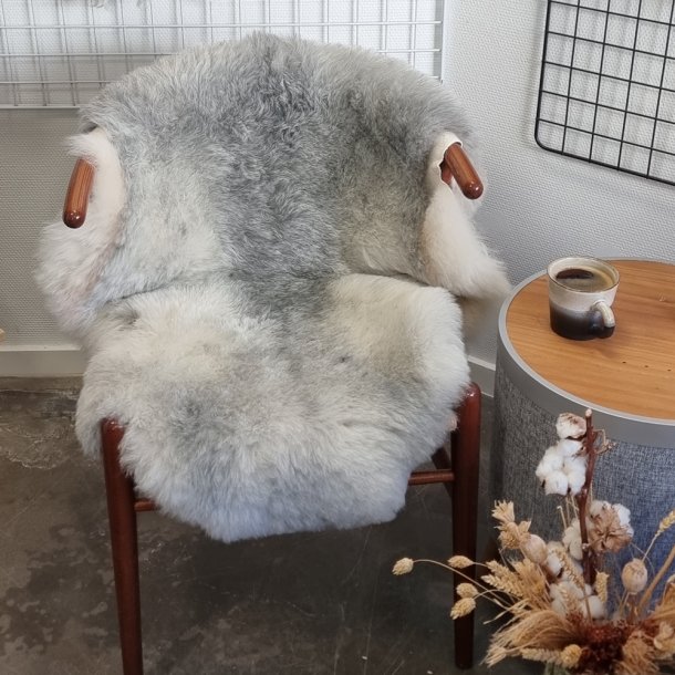 Islandsk klippet lammeskind gr str M 2927