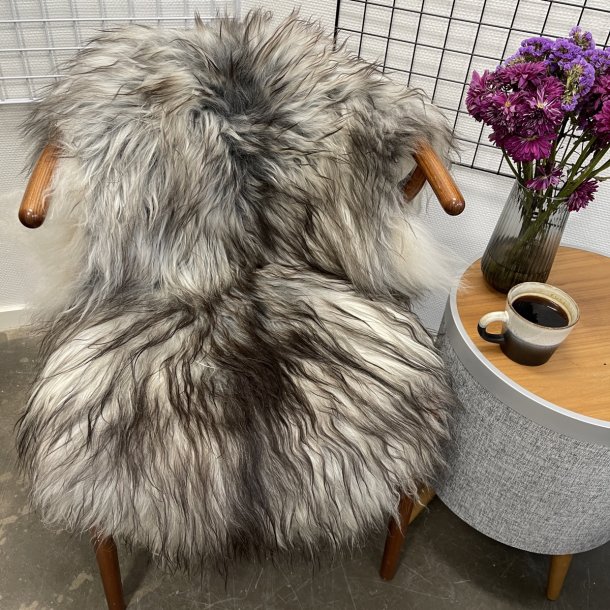 Islandsk lammeskind naturligt gr� str M - 2410