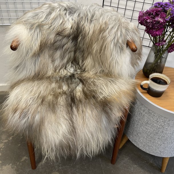 Islandsk lammeskind naturligt gr� str M - 2416