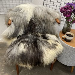 Islandsk lammeskind naturligt gr� str M - 2417
