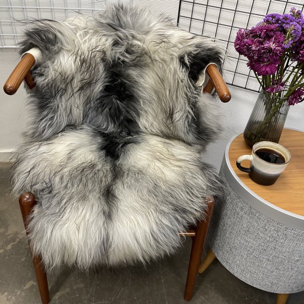 Islandsk lammeskind naturligt gr� str M - 2418