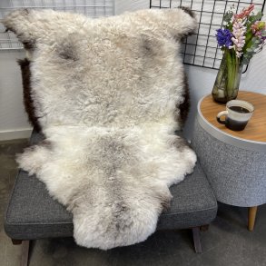 Islandsk klippet lammeskind naturligt gr� str L  3910