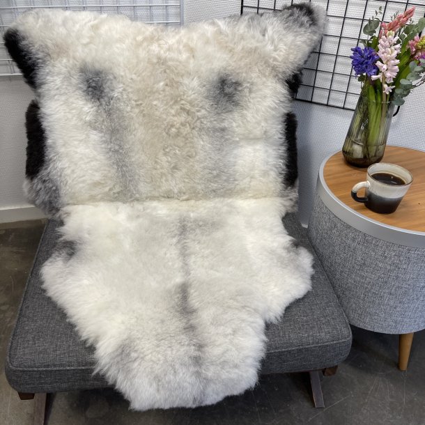 Islandsk klippet lammeskind naturligt gr� str L  3912