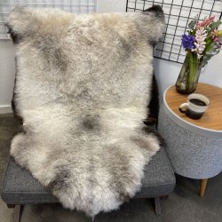 Islandsk klippet lammeskind naturligt gr� str L  3915