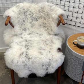 Islandsk lammeskind korth�ret plettet str M - 2712