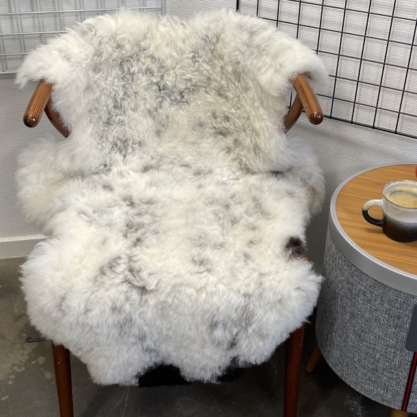 Islandsk lammeskind korth�ret plettet str M - 2712