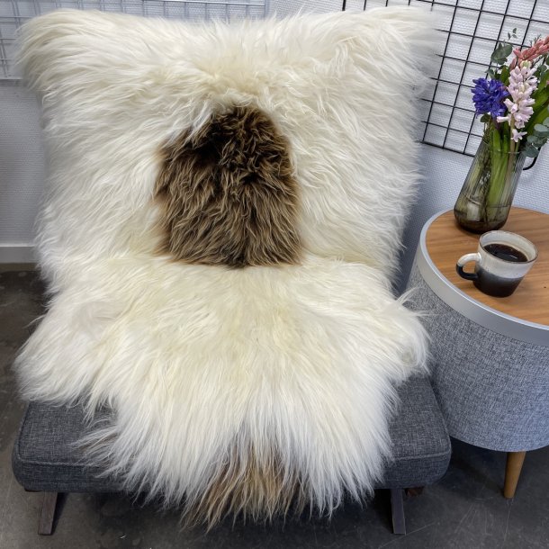 Islandsk lammeskind langh�ret naturligt brunplettet str L - 3262