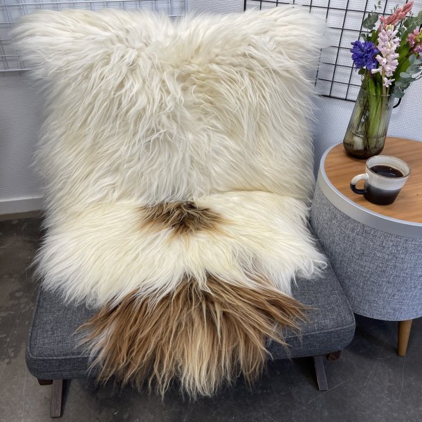 Islandsk lammeskind langh�ret naturligt brunplettet str L - 3263