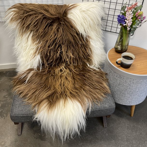 Kopi af Islandsk lammeskind langh�ret naturligt brunplettet str L - 3268