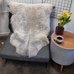 Islandsk klippet lammeskind plettet str L 3717