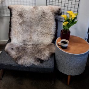 Islandsk klippet lammeskind plettet str L 3724