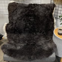 Islandsk klippet lammeskind plettet str L 3728