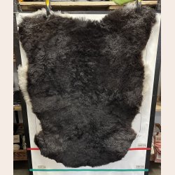 Islandsk klippet lammeskind plettet str L 3728