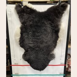 Islandsk klippet lammeskind plettet str L 3729