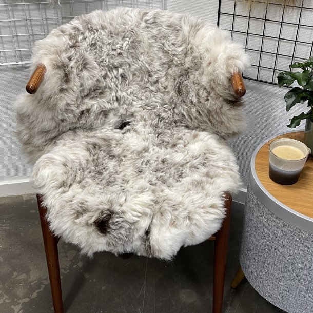 Islandsk klippet lammeskind plettet str M 2724