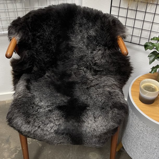 Islandsk klippet lammeskind plettet str M 2740