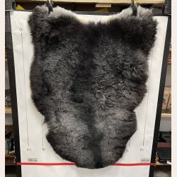 Islandsk klippet lammeskind plettet str M 2740