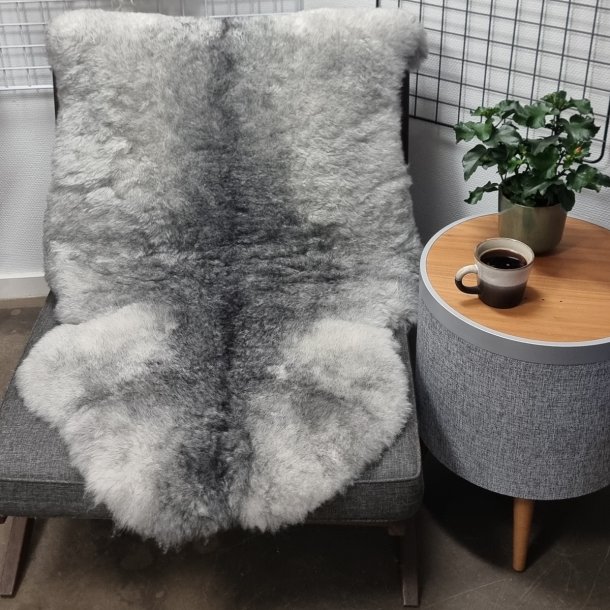 Islandsk klippet lammeskind naturligt gr str L  3914