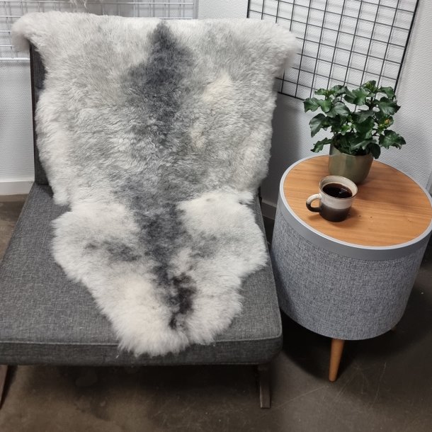 Islandsk klippet lammeskind naturligt gr str L  3932