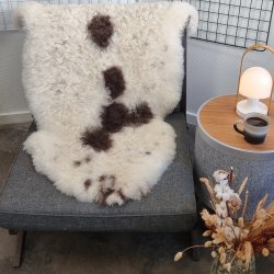 Islandsk klippet lammeskind plettet str L 3721