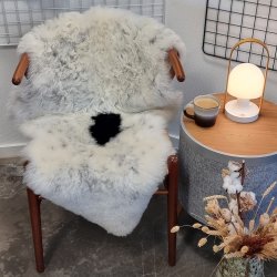 Islandsk klippet lammeskind plettet str M 2716