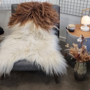 Islandsk lammeskind langhret naturligt brunplettet str L - 3260