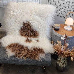 Islandsk lammeskind langhret naturligt brunplettet str L - 3261