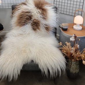 Islandsk lammeskind langhret naturligt brunplettet str L - 3265