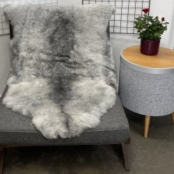 Islandsk klippet lammeskind naturligt gr� str L  3917