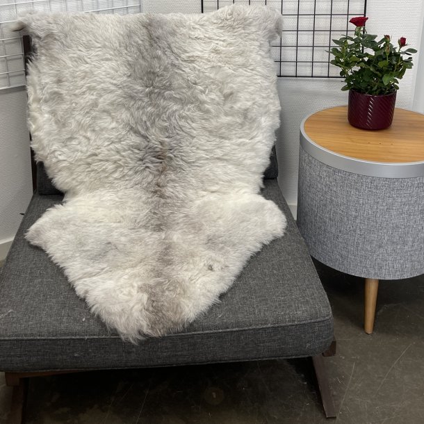 Islandsk klippet lammeskind naturligt gr� str L  3924