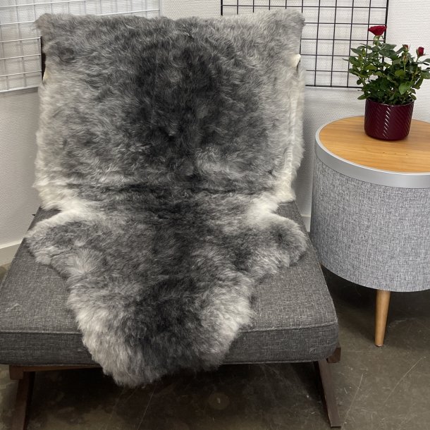 Islandsk klippet lammeskind naturligt gr� str L  3926