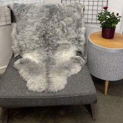 Islandsk klippet lammeskind naturligt gr� str L  3929