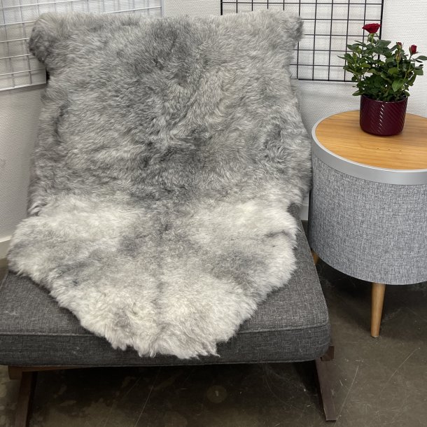 Islandsk klippet lammeskind naturligt gr� str L  3934