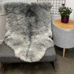 Islandsk klippet lammeskind naturligt gr� str L  3936